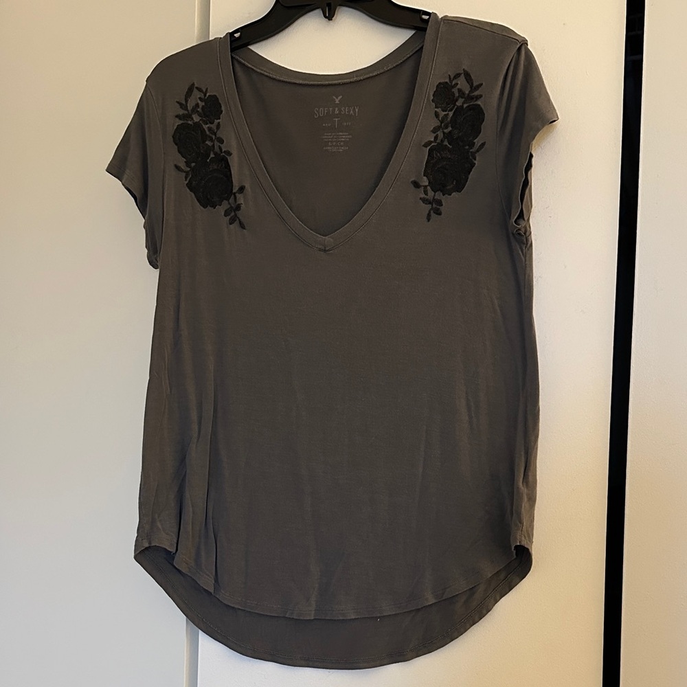 American Eagle Gray V-Neck Top with Black Floral Design